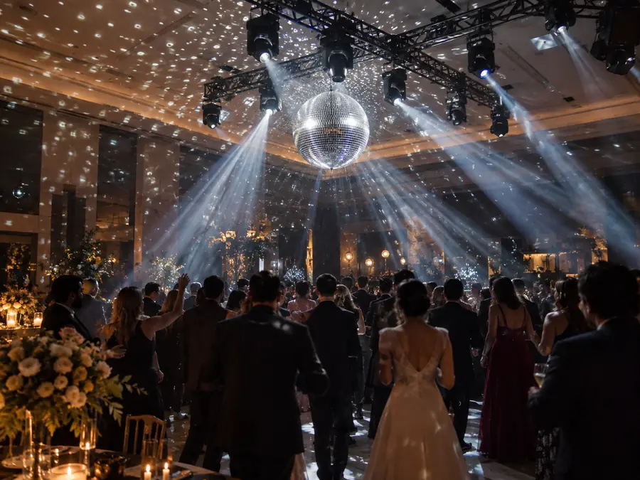 Renta de bola disco para fiestas y bodas CDMX